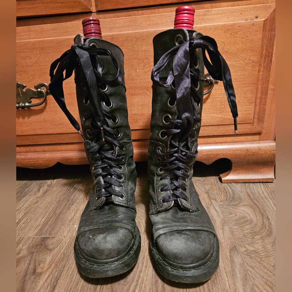 DR MARTENS Black Leather Boots